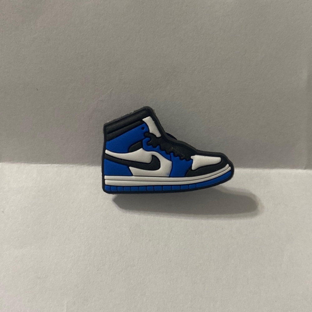 SNEAKER CHARM